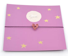 Afbeelding in Gallery-weergave laden, Bert Armband Love Roze Glitter (kies uit meerdere kleuren koord)