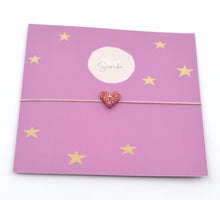 Afbeelding in Gallery-weergave laden, Bert Armband Love Roze Glitter (kies uit meerdere kleuren koord)