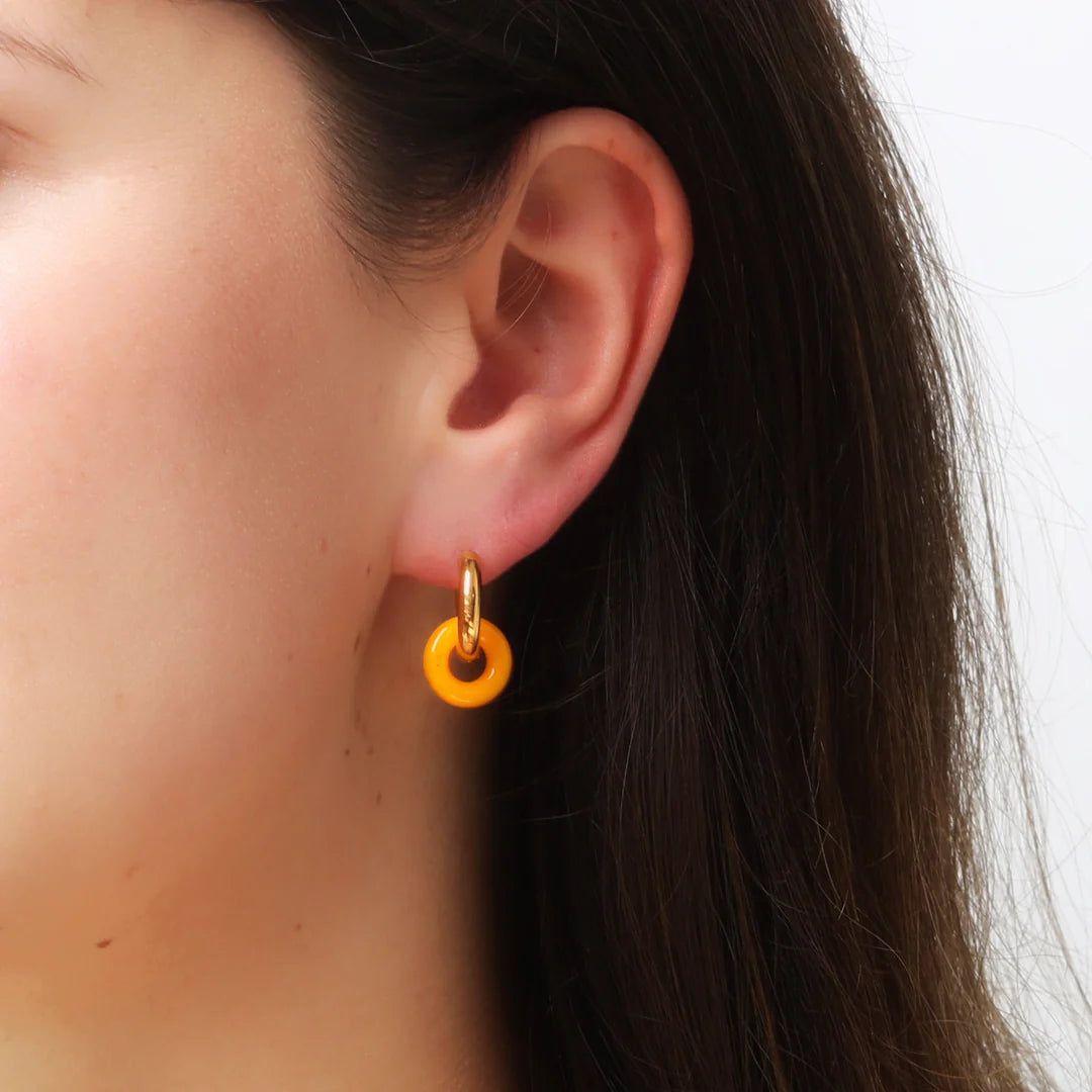 CarlieV Oorbellen Mini Donut Amber Bedel (per stuk)