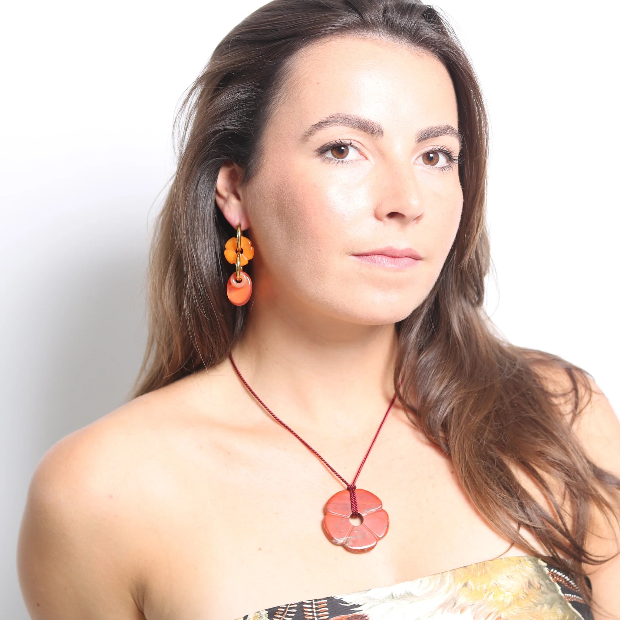 CarlieV Oorbellen Donut Flower Orange Jade Bedel (per stuk)